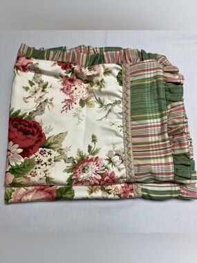 Waverly Standard Pillow Shams 2 Cabbage Rose Ruffled Edge Plaid Backing Ribbon